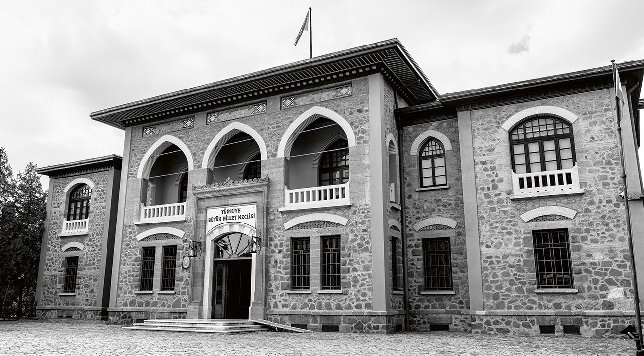 Hurda ve jilete dönüşen tarihi gemilerimiz-1