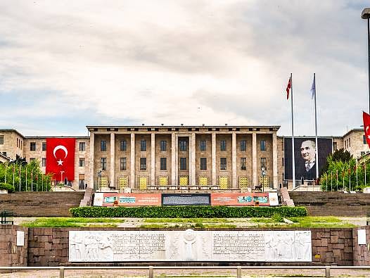 Popüler sözcüklerin patenti kime ait?