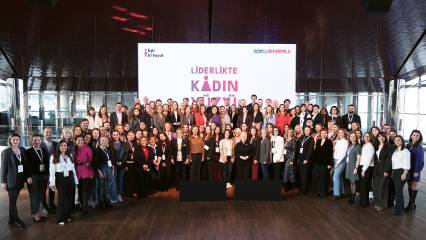 Genç kadınları liderliğe hazırlıyor