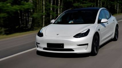 Tesla Avrupa’da kan kaybetmeyi sürdürüyor