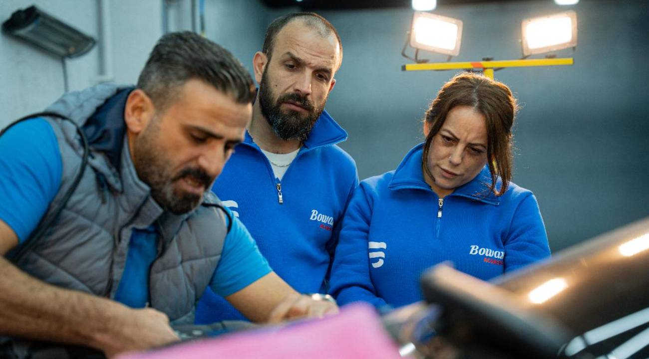 Otomotive kadın eli: Ücretsiz eğitimle meslek öğreniyorlar