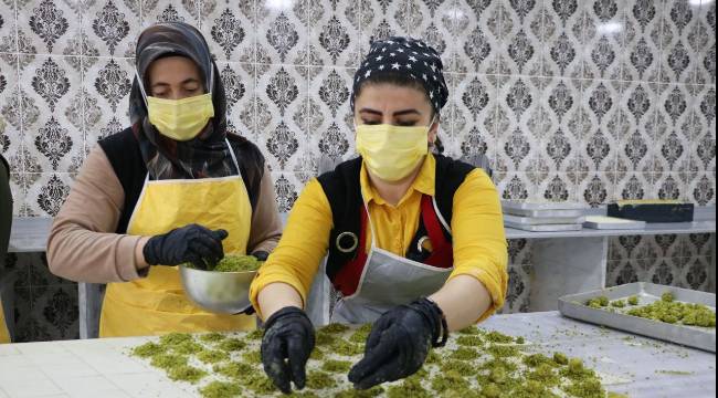 Depremzede kadın KOSGEB'den destek aldı: Tatlılarıyla 20 şubeye ulaştı