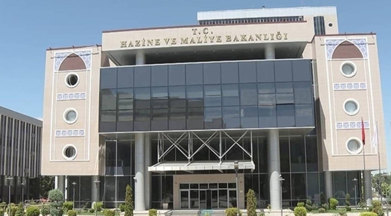 Hazine iki tahvil ihalesinde yaklaşık 102,8 milyar lira borçlandı
