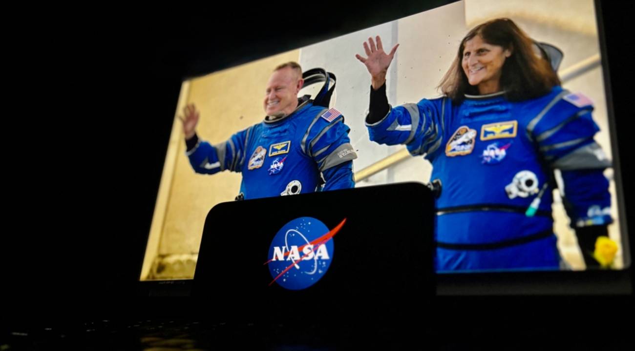 Uzayda mahsur kalmışlardı: Astronotlar dünyaya dönüyor