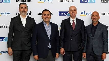 Sneaks Up'a dev ortaklık