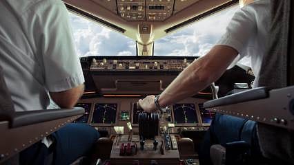 İngilizce bilen üniversite mezunlarına 'pilotluk' çağrısı: Geliri yüksek...