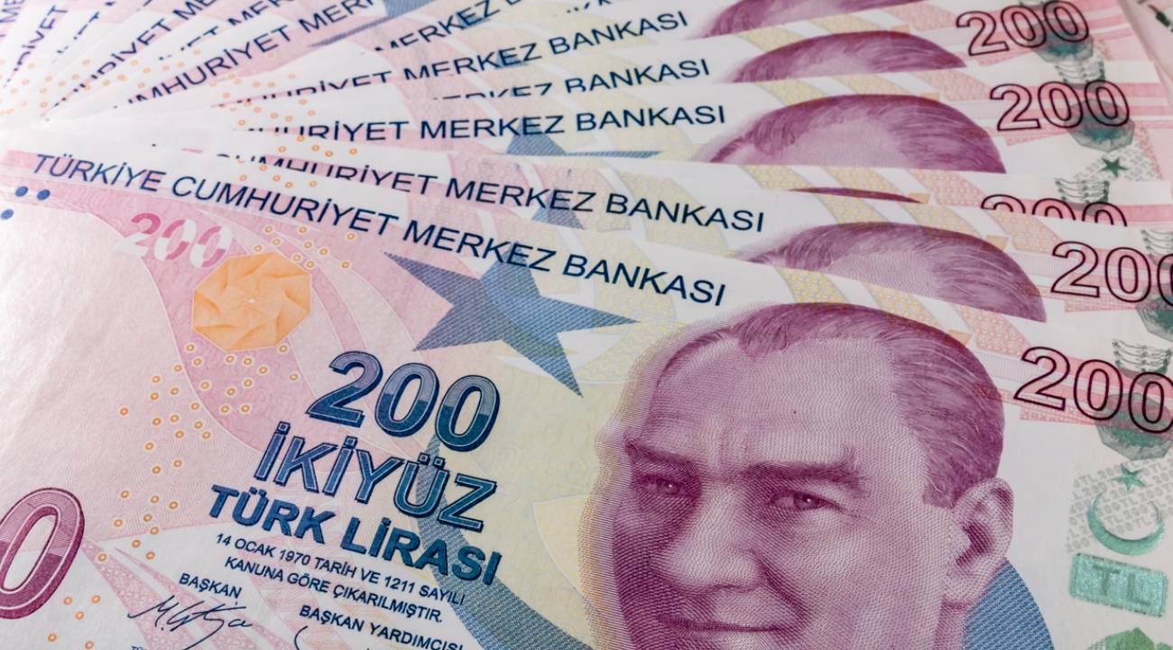 Bütçe nisanda 174,7 milyar lira açık verdi