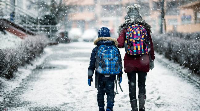 Bazı illerde kar yağışı nedeniyle eğitime ara verildi