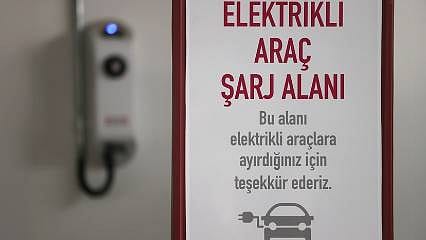 Sitelerdeki elektrikli şarj istasyonları tartışmaları için 1 yorum