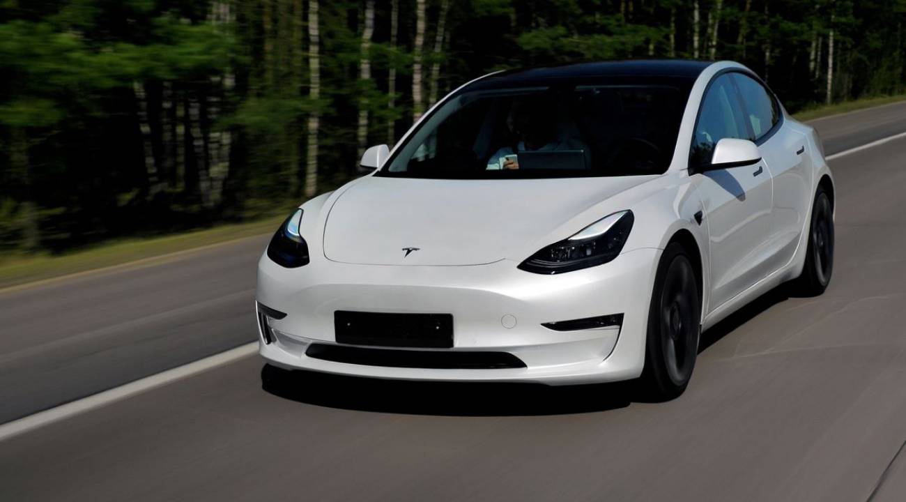 Tesla’ya AB’de soğuk duş: Satışları yarı yarıya azaldı