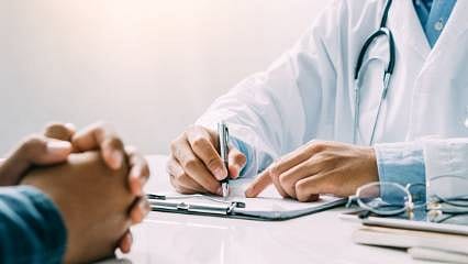 Kayıt dışı çalışan doktorlara Maliye ‘reçetesi’
