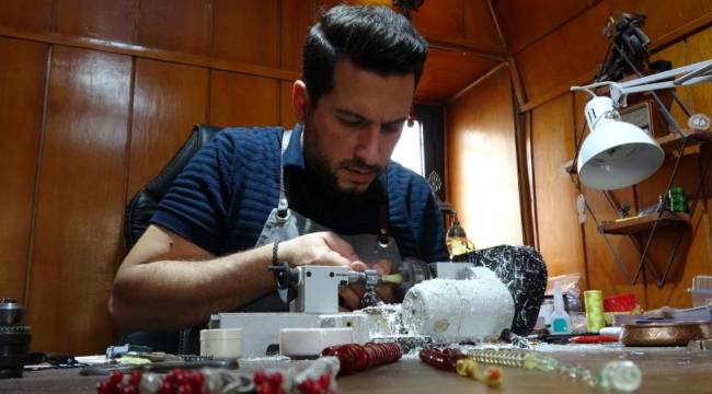 "Bu taşların kokusunu, dokusunu ve doğal oluşunu ben çok seviyorum"