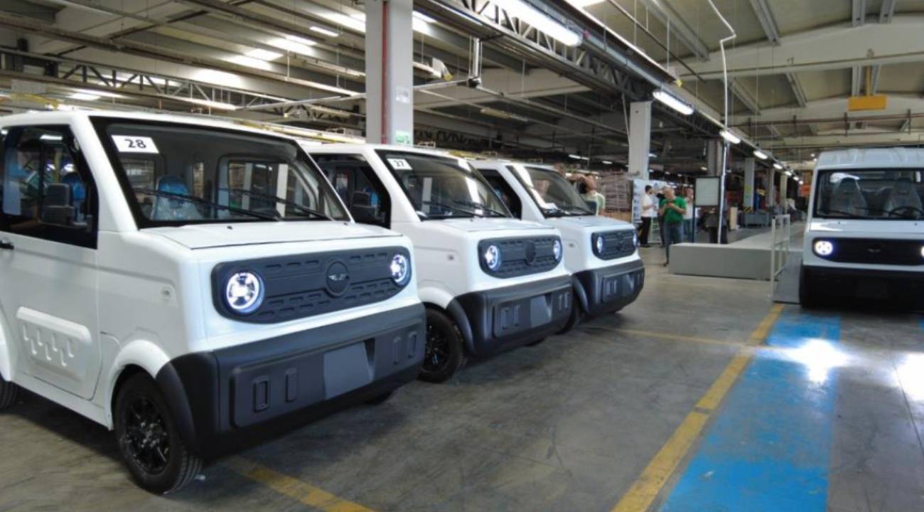 Seri üretime başladı... Yerli mühendislerden yüzde yüz elektrikli araç