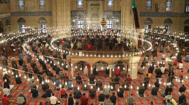 Fransa Kurban Bayramı Namaz Vakitleri (2025):
