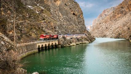 32 saatlik kartpostal tadında yolculuk: Turistik Doğu Ekspresi sezon biletleri satışa çıkıyor