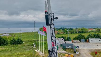 DeltaV iki kademeli hibrit roket 200+ km irtifaya ulaştı, rekor kırdı!