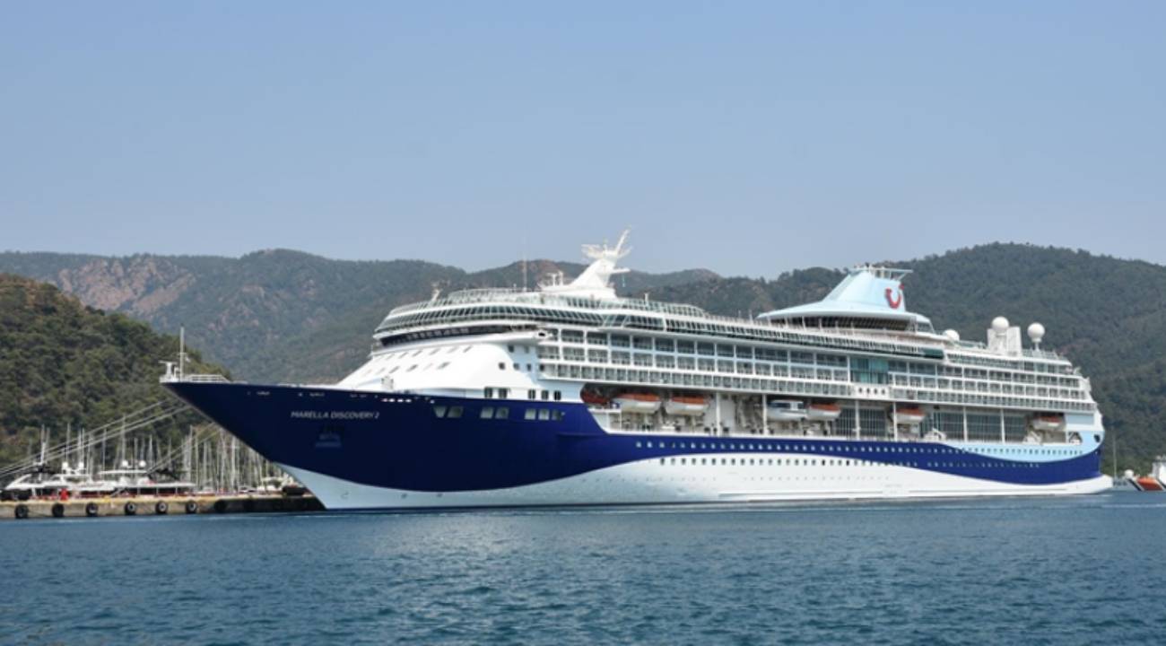 265 metrelik yolcu gemisi ile Marmaris'e 1840 turist geldi