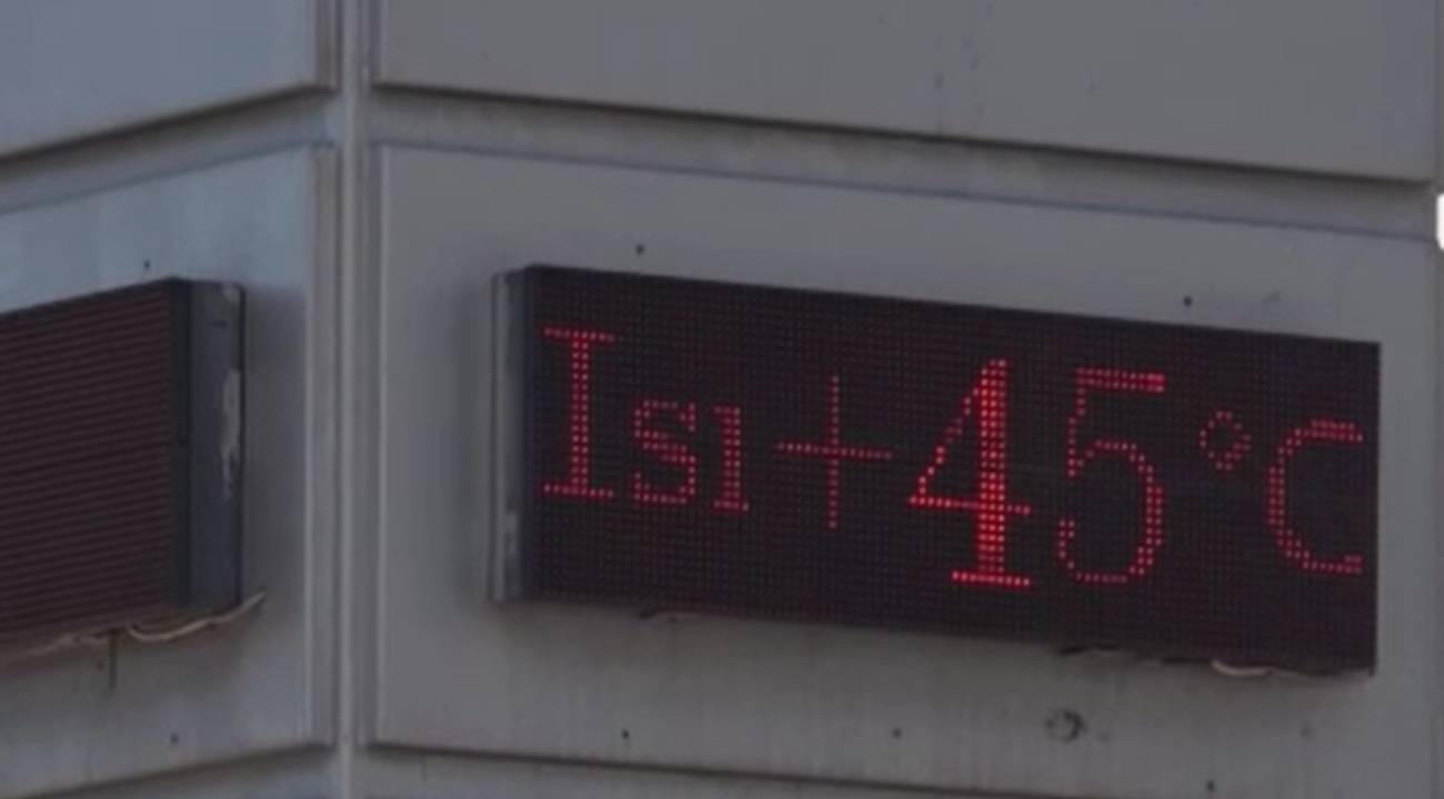 Antalya'da kavurucu sıcaklar: termometreler 45, deniz suyu 32 derece