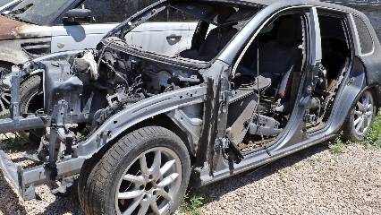 İç aksanını, motor, koltuk ya da tekerlekleri söküp satıyorlar... Hacizli araçta akıl almaz kurnazlık!