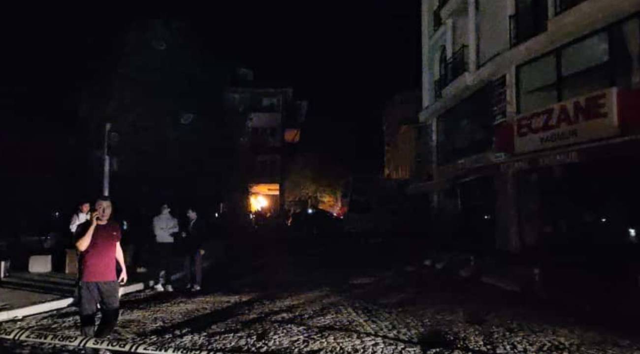 Balıkesir'de 6.1 büyüklüğünde deprem: İstanbul, İzmir ve Bursa'da da hissedildi