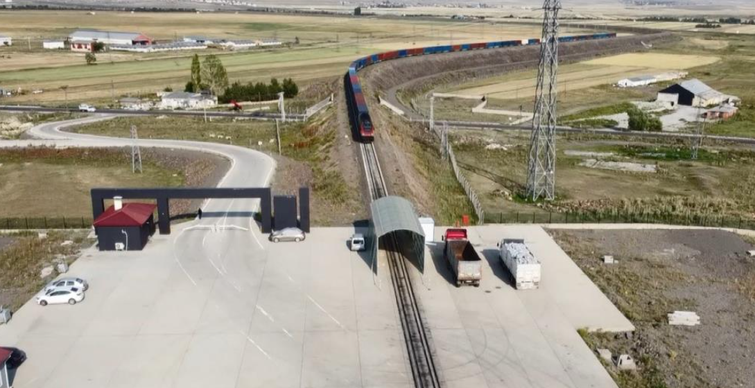 Kars, Asya ve Avrupa arasında köprü oluyor, lojistik hedefi büyüyor-1