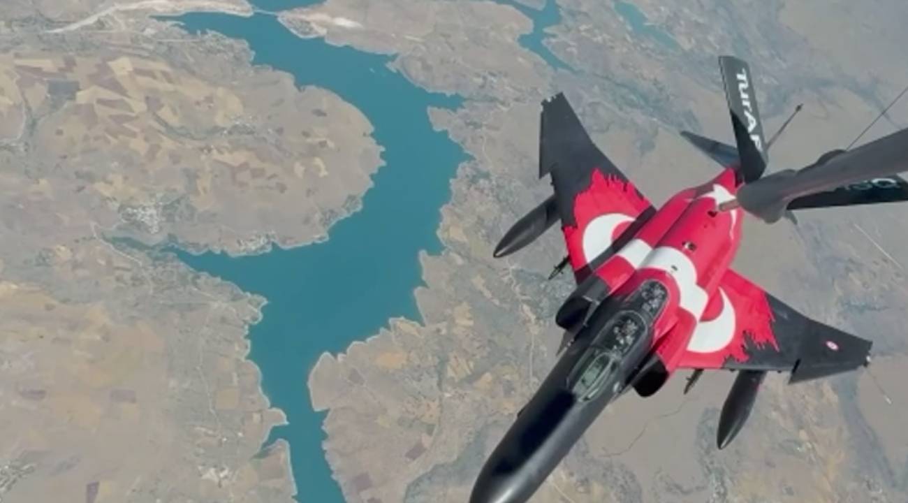 Asenalar Filo böyle görüntülendi: F-16 deposu havada 3 dakikada doluyor