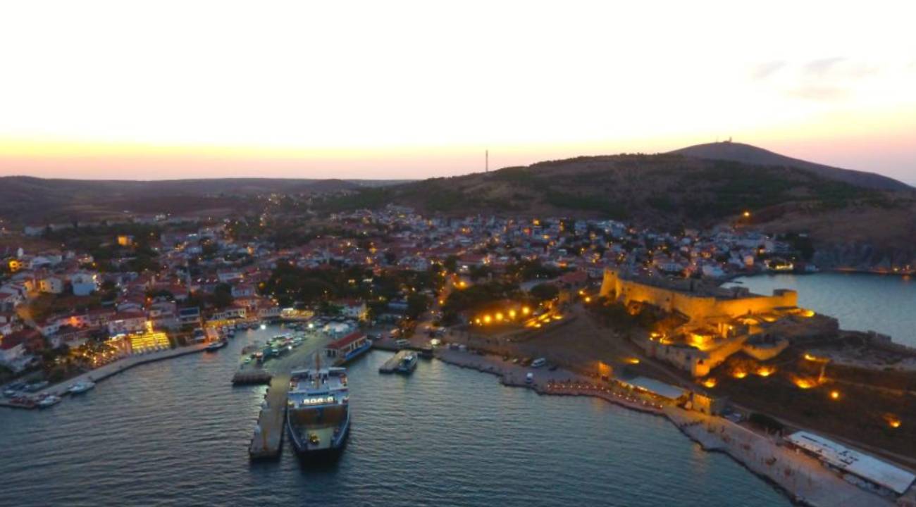 Bozcaada'da yer kalmadı: Ek seferlerle ulaşım sağlandı