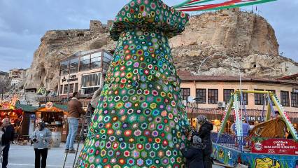 125 kadın, 2 bin 500 motif: Ürgüp’ün sembolü renklere büründü