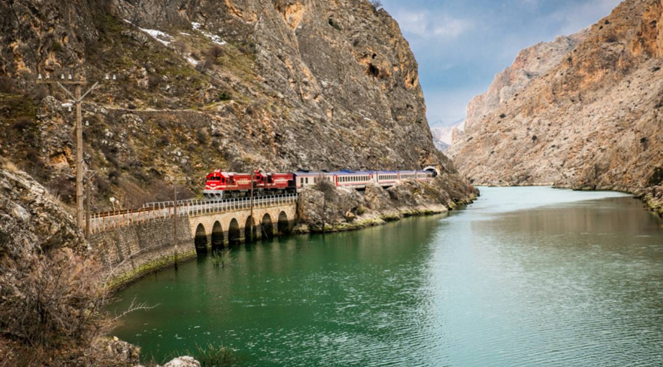 32 saatlik kartpostal tadında yolculuk: Turistik Doğu Ekspresi sezon biletleri satışa çıkıyor