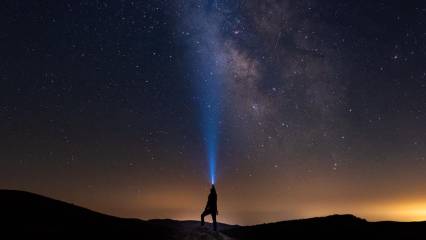 Nadir görülen manzara: Gökyüzünde meteor yağmuru