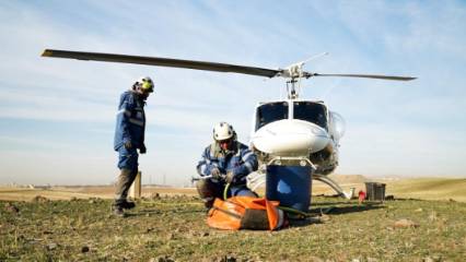 Gökyüzünde hassas görev: Elektrik iletim hatlarına helikopterli bakım
