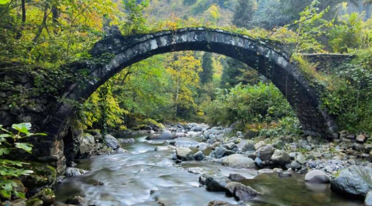 1200 yıllı köprü yok oldu... Keşif hayali bir günde bitti