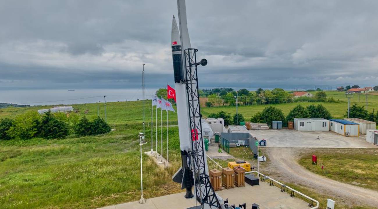 DeltaV iki kademeli hibrit roket 200+ km irtifaya ulaştı, rekor kırdı!