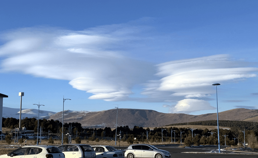 Nadir doğa olayı: Gökyüzünde mercek bulutu mesaisi-1