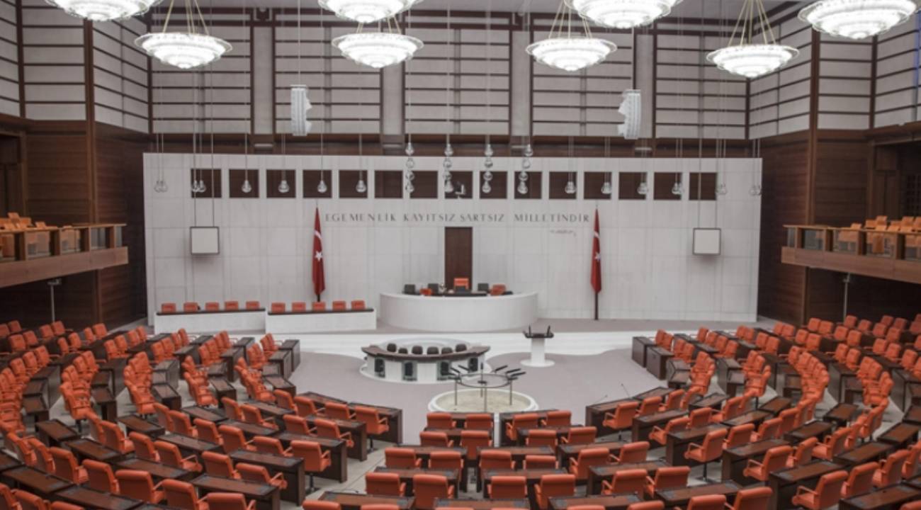 TBMM'nin çalışma süresi uzatıldı