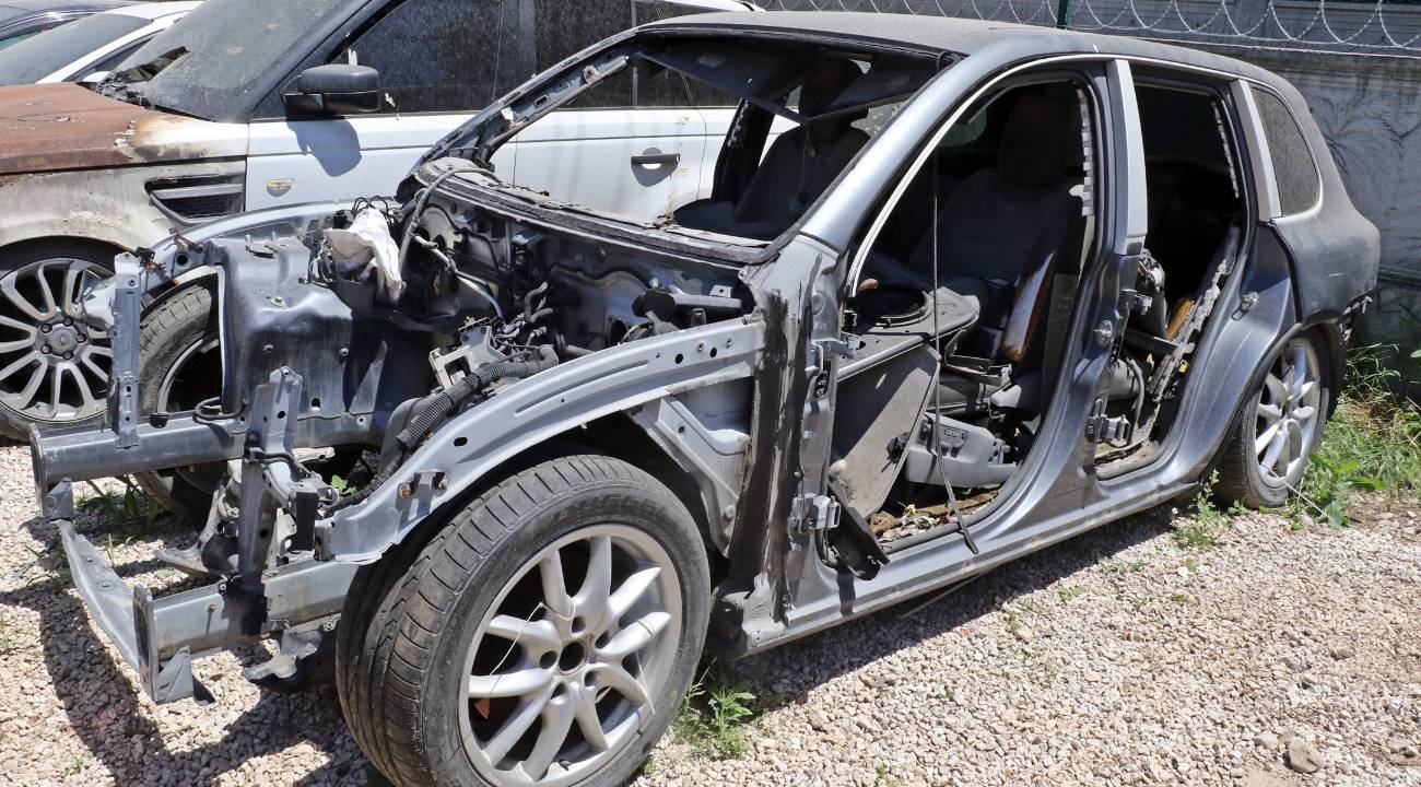 İç aksanını, motor, koltuk ya da tekerlekleri söküp satıyorlar... Hacizli araçta akıl almaz kurnazlık!