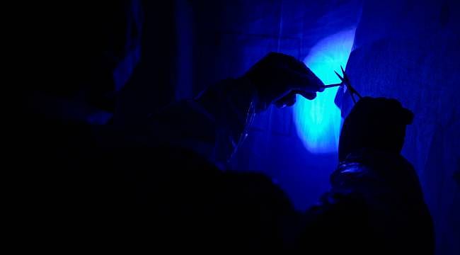 Suçun görünmeyen delilleri burada konuşuyor: El yazısı, balistik, kimyasal iz