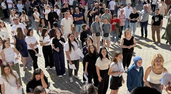 2026 YKS TYT sınav yorumları: Öğrenciler ve veliler ilk oturumu değerlendirdi! TYT zor muydu, kolay mıydı?