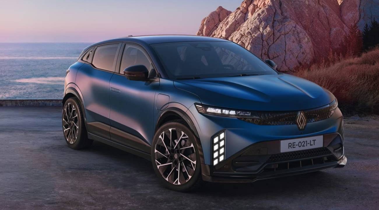Yeni Renault Megane E-Tech tanıtıldı: 500 km menzil, LFP batarya ve Google Gemini desteği