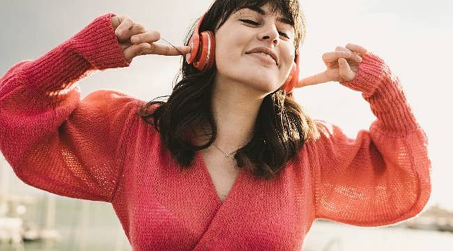 Türkiye’de kalpler kırık: Spotify Verilerine Göre Aşkın Öteki Yüzünde %28 Artış