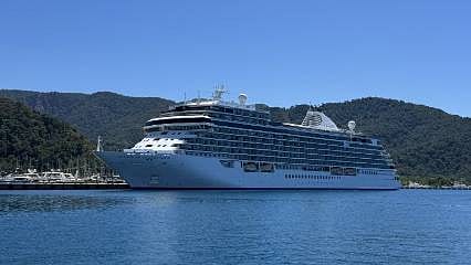 Marmaris'e "Seven Seas Splendor" kruvaziyeriyle 655 turist geldi