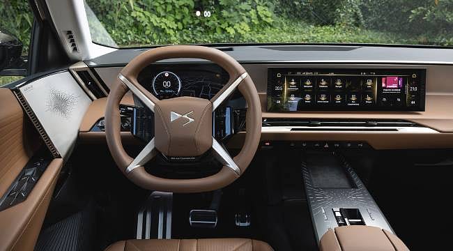 DS N°8 Türkiye'de satışa çıktı: 710 kilometre menzilli elektrikli SUV'un fyatı belli oldu
