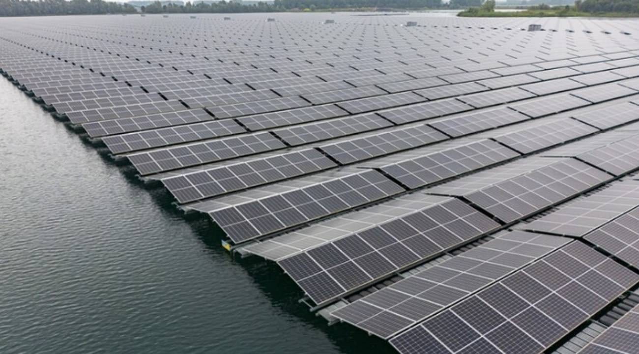 Doğanın yeni çatısı: Yüzer güneş enerji santralleri ekosistemi nasıl koruyor?