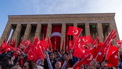 Detaylar: 23 Nisan, 1921'den beri milli bayram olarak kutlanıyor