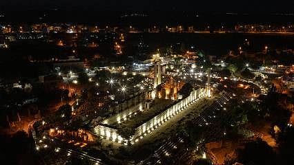 2500 yıllık kehanet merkezinde gece gizemi: Apollon Tapınağı ışıklar altında