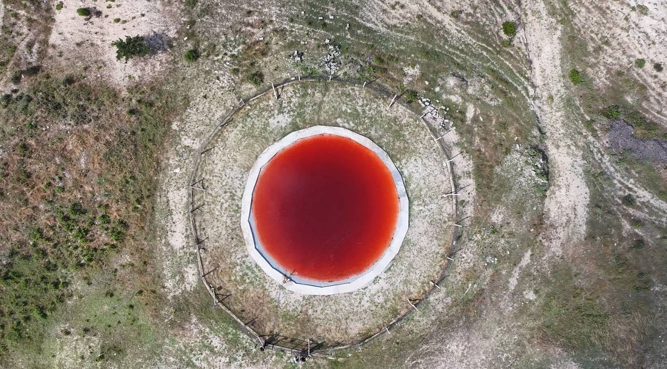 Havuzların rengi değişti, nedeni herkesi şaşırttı! Sıra dışı güvenlik önlemi