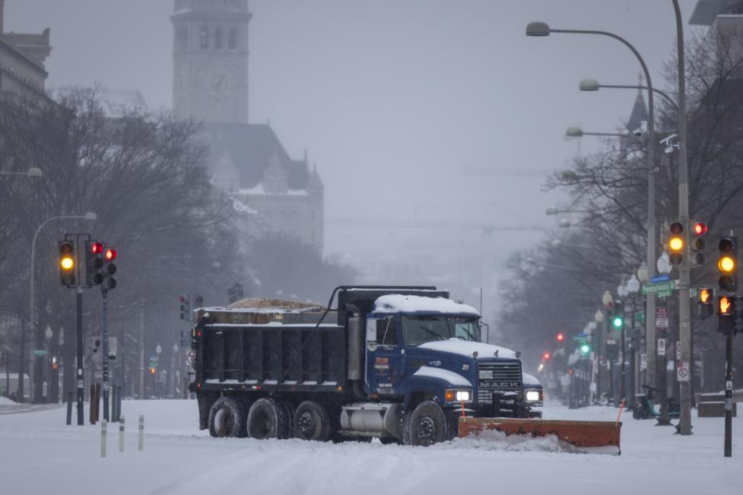 ABD kar altında: 10 bin uçuş iptal, 17 eyalette acil durum-2