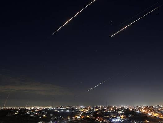 İran-İsrail savaşı son durum: İran, ABD üslerine ve İsrail'e yeni saldırılar düzenledi