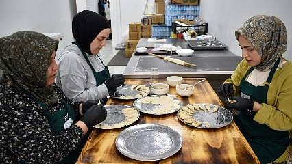 Güçlerini birleştiren 9 kadın kendi sofrasını kurdu