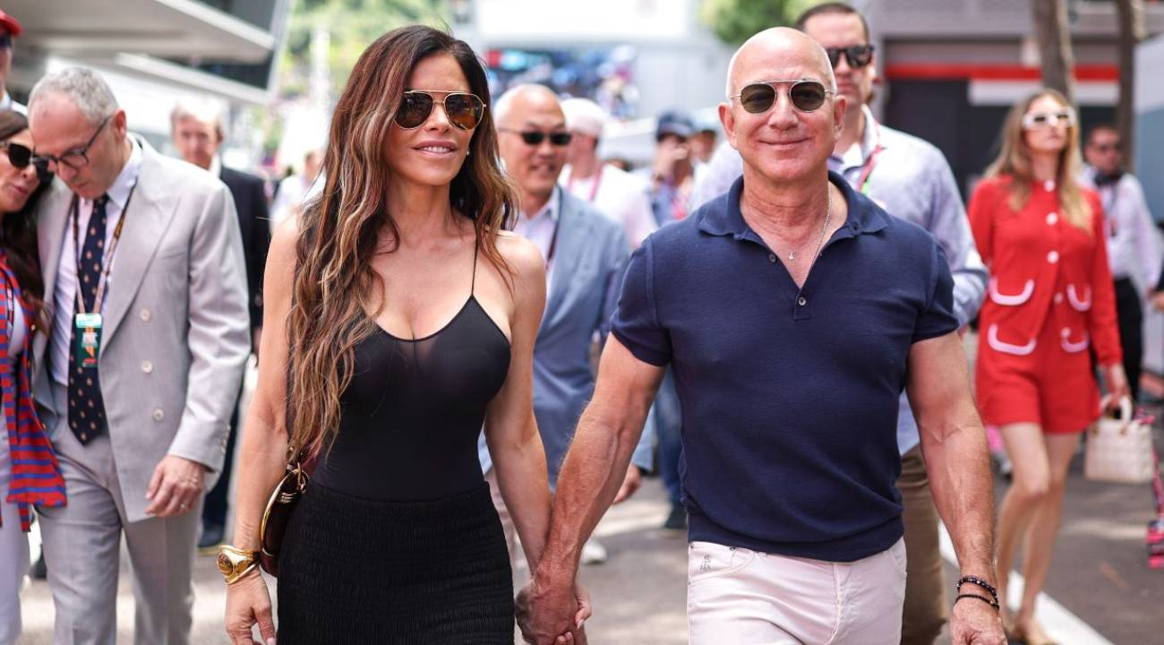 Jeff Bezos'un eşi kolunda 'bir ev' taşıyor